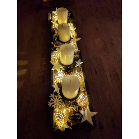 Konstsmide LED Deko Lichterkette mit 10 LEDs in goldfarbenen Metallbällen 120cm batteriebetrieben