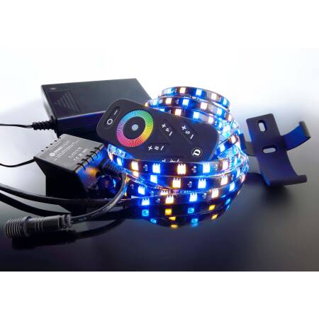 LED Streifen 2,5m RGB-W 38W Komplettset mit Funk Fernbedienung und Netzteil EEK G [A-G]